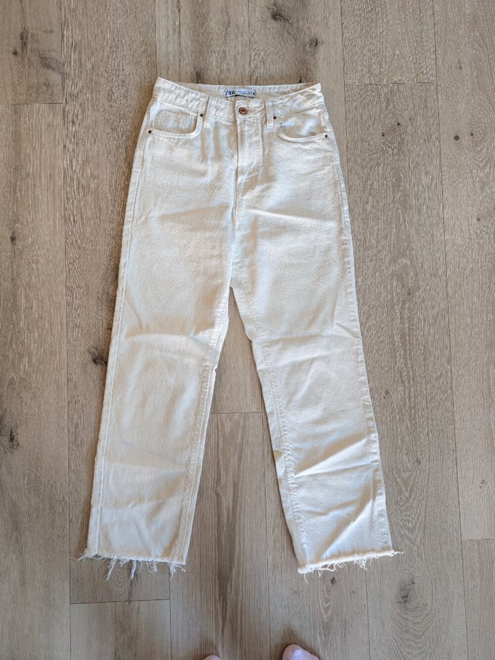 Zara Off-White Boyfriend Cropped Jeans 4